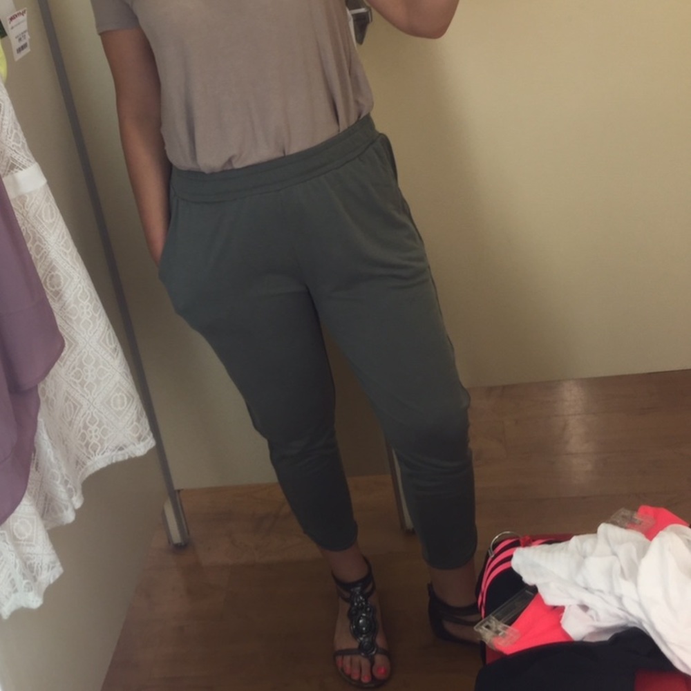 american eagle capri joggers